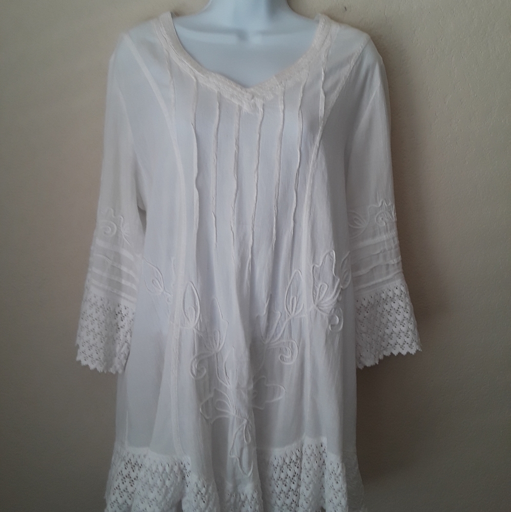 Gretty Zueger lace tunic top
